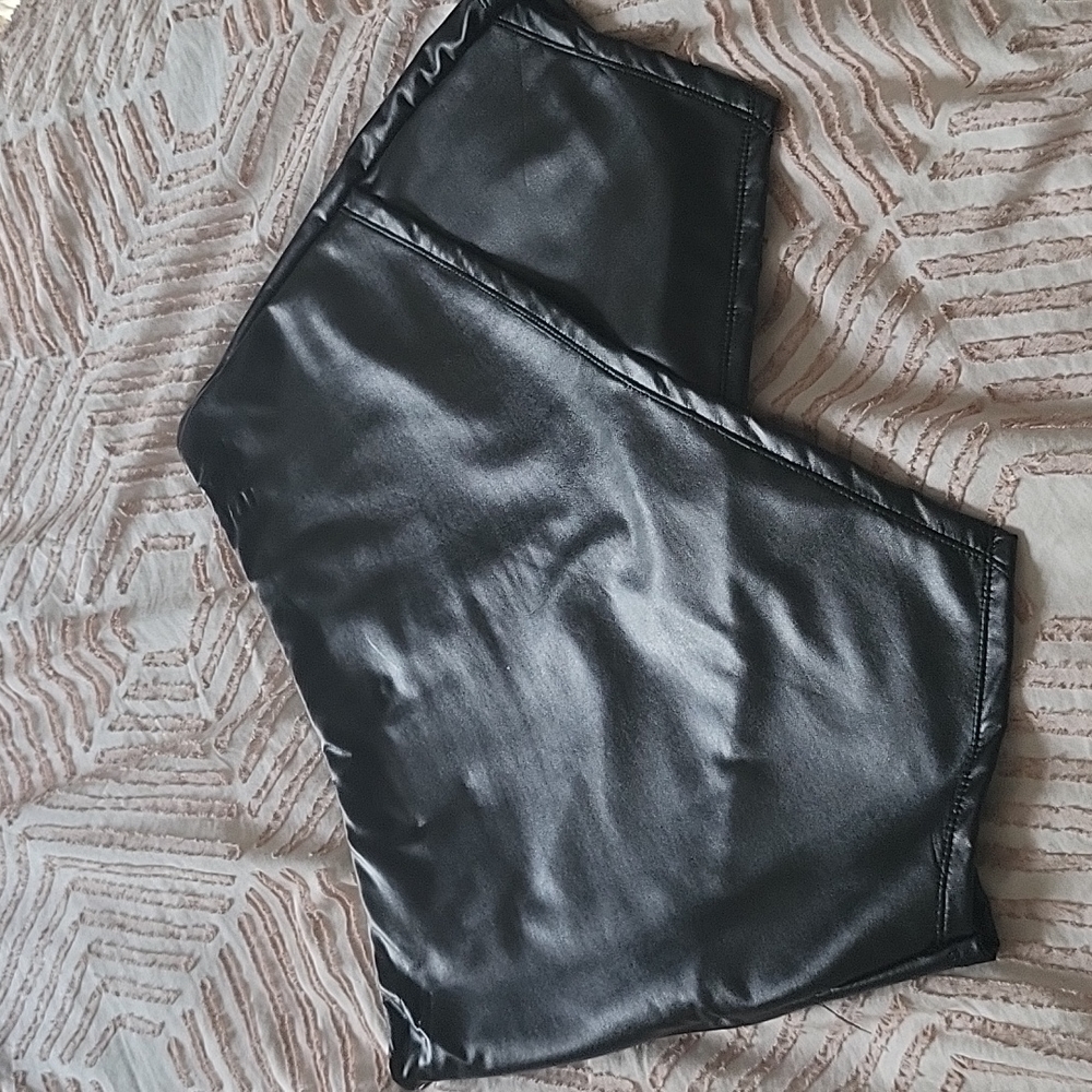 Black SKORT